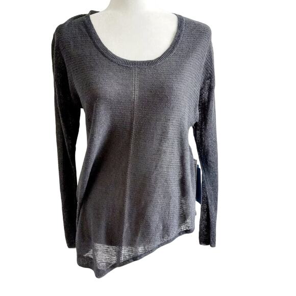 Simply Vera Lightweight Asymmetrical Top - Picture 1 of 10